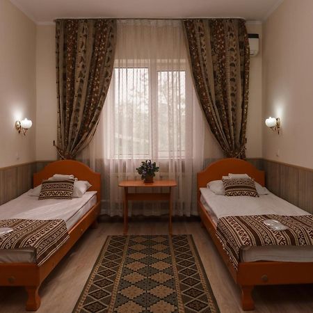 Alpinist Hotel Biszkek Zewnętrze zdjęcie