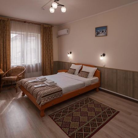 Alpinist Hotel Biszkek Zewnętrze zdjęcie