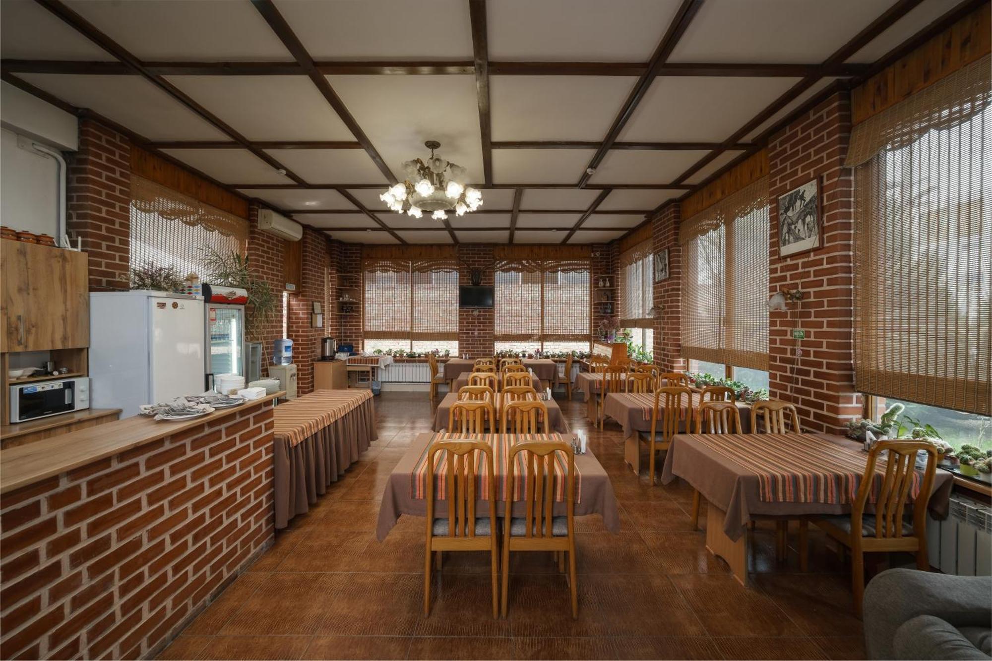Alpinist Hotel Biszkek Zewnętrze zdjęcie