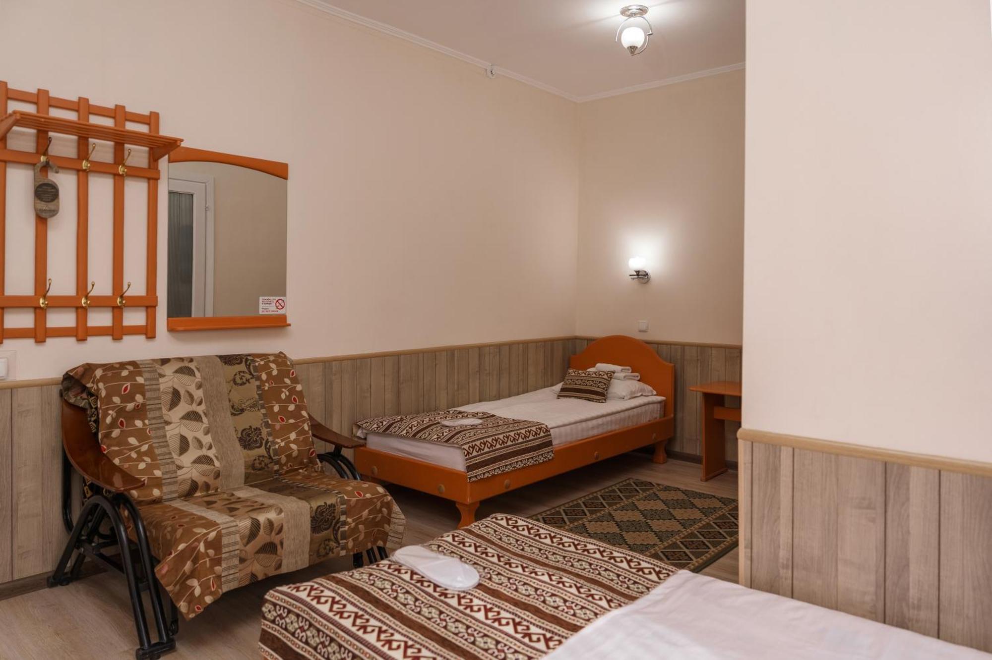 Alpinist Hotel Biszkek Zewnętrze zdjęcie