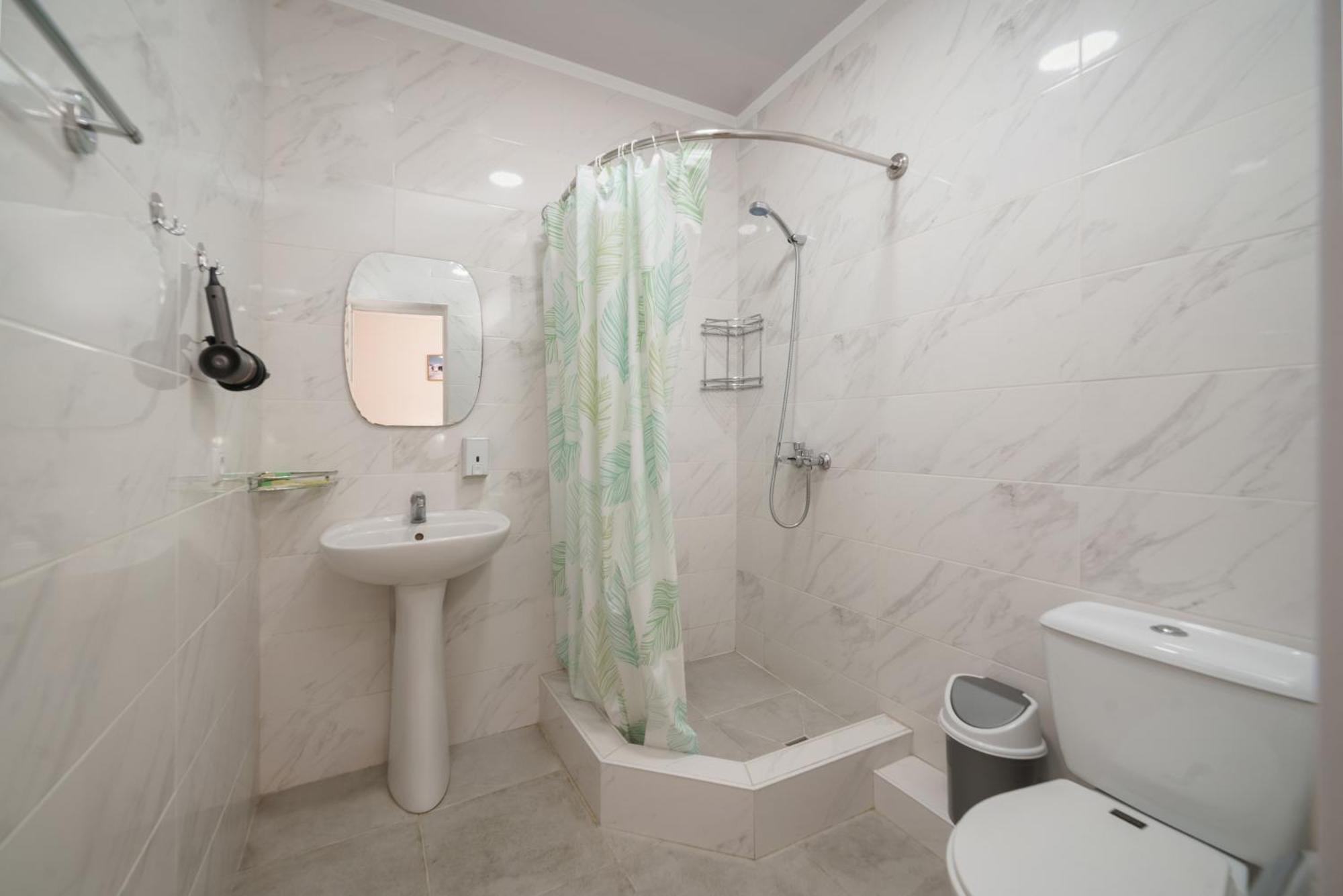 Alpinist Hotel Biszkek Zewnętrze zdjęcie