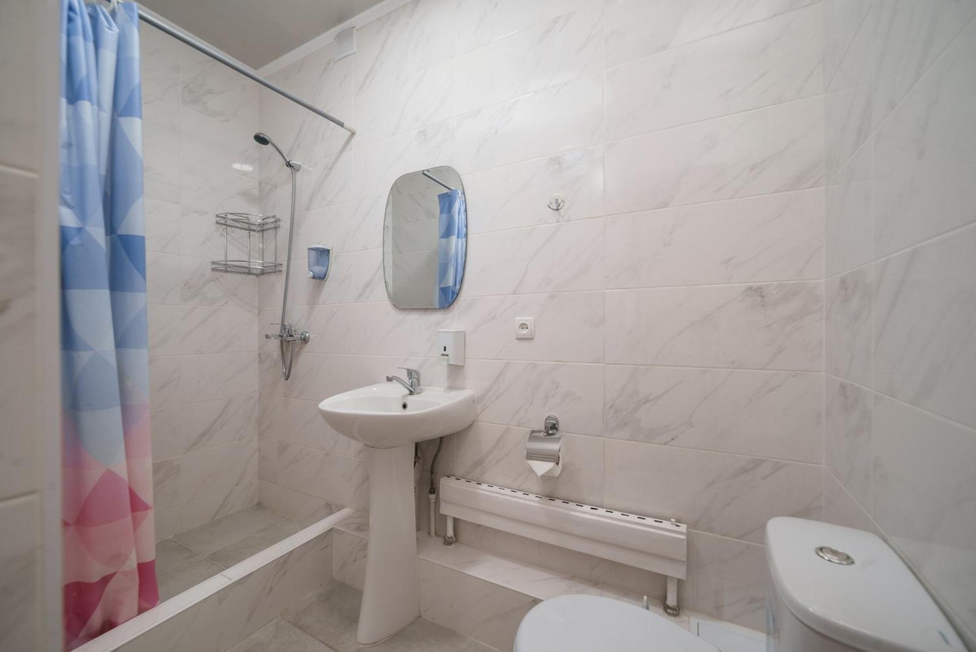 Alpinist Hotel Biszkek Zewnętrze zdjęcie