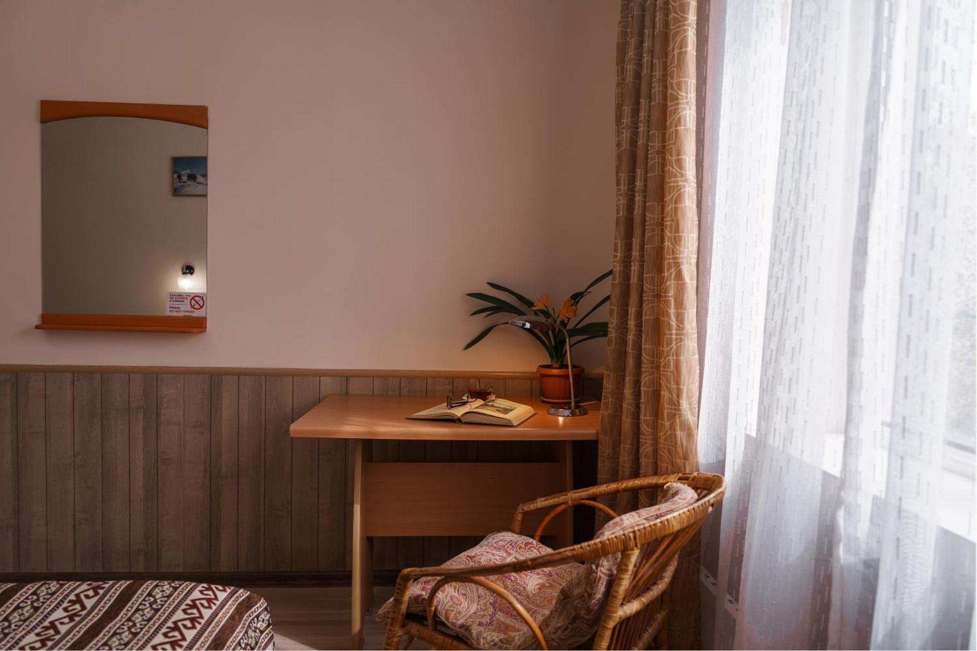 Alpinist Hotel Biszkek Zewnętrze zdjęcie